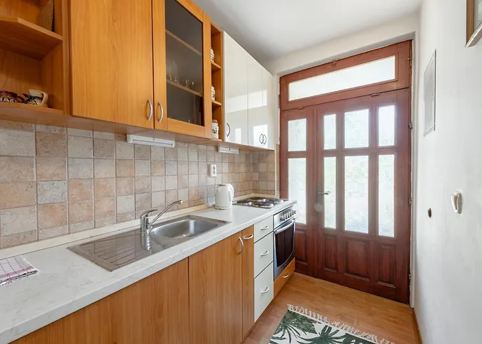 Madonna Field Ii * 杜布罗夫尼克