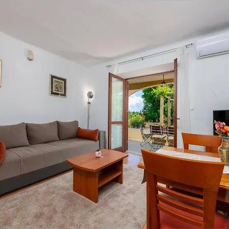 Madonna Field Ii Dubrownik